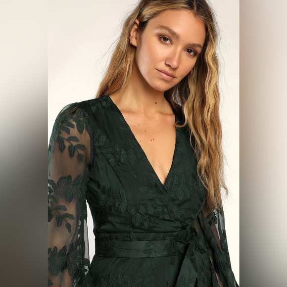 NWT Lulus Spectacular Feeling Emerald Embroidered Faux Wrap Midi Dress - Small - Picture 2 of 10